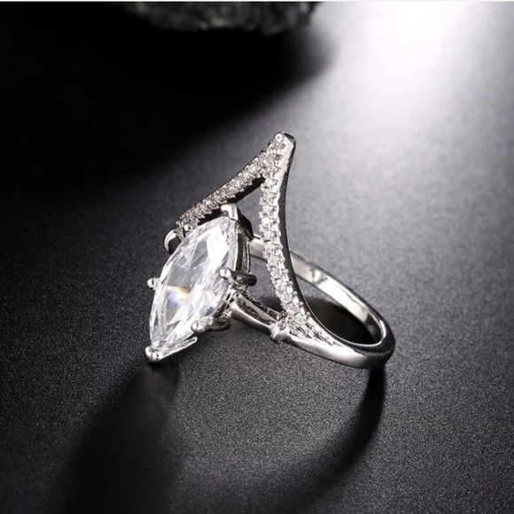 ⚜️[𝗡𝗪𝗧]⚜️𝙍𝙞𝙣𝙜 (𝟯/$𝟰𝟱) - Picture 2 of 8